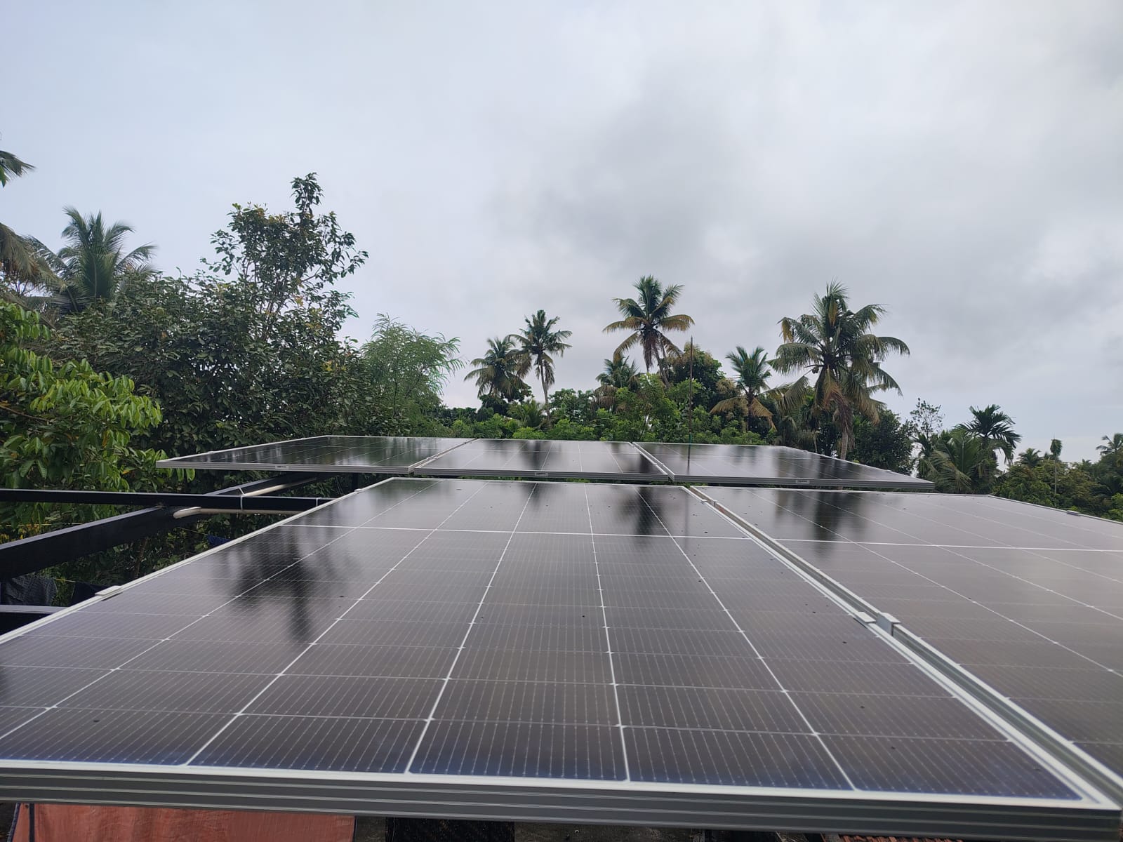 Rajesh K.G. — Cherai · 3 kW സോളാർ ഇൻസ്റ്റാളേഷൻ