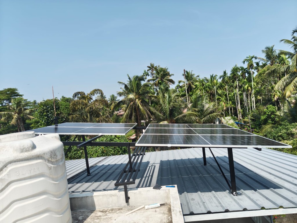 Vinish — Koonammavu · 4 kW സോളാർ ഇൻസ്റ്റാളേഷൻ